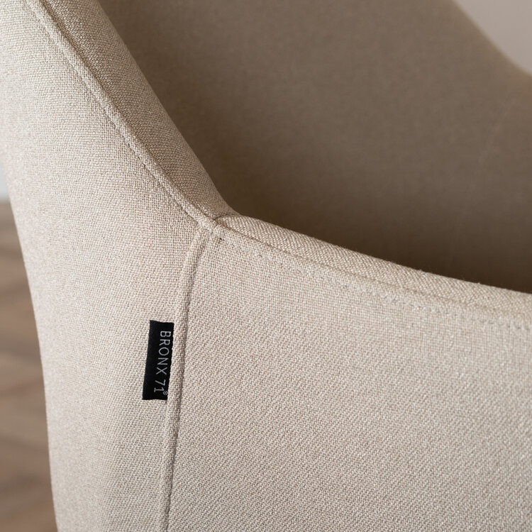 Scandinavische eetkamerstoel Ida draaibaar gerecyclede stof taupe