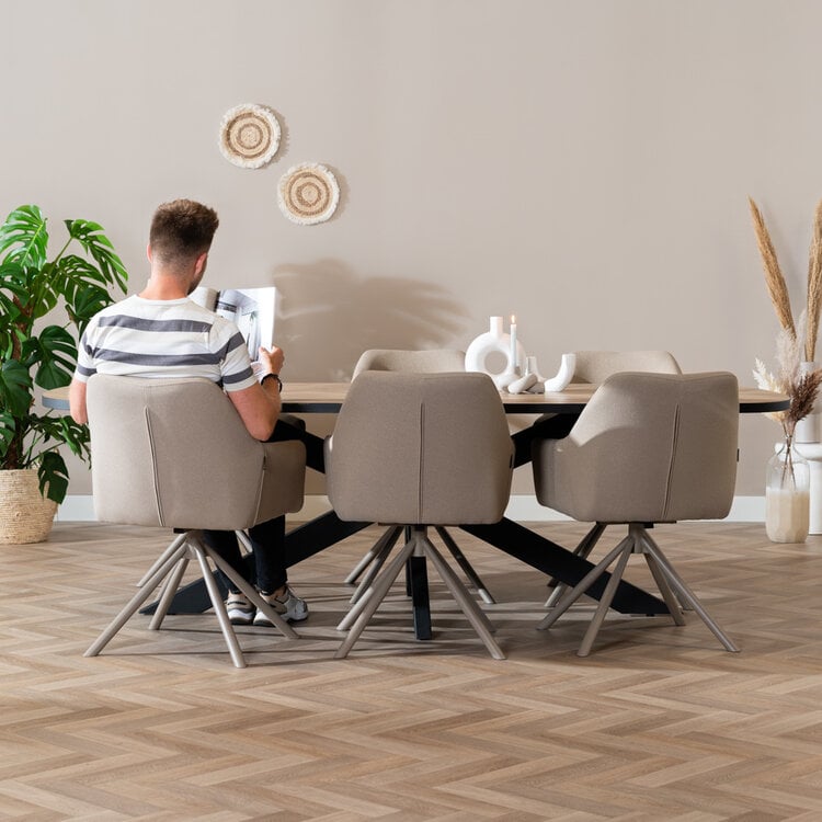 Scandinavische eetkamerstoel Ida draaibaar gerecyclede stof taupe