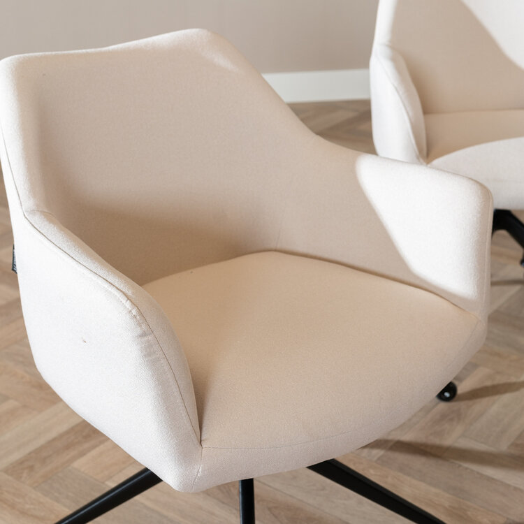 Eetkamerstoel met wieltjes Isak off white gerecyclede stof