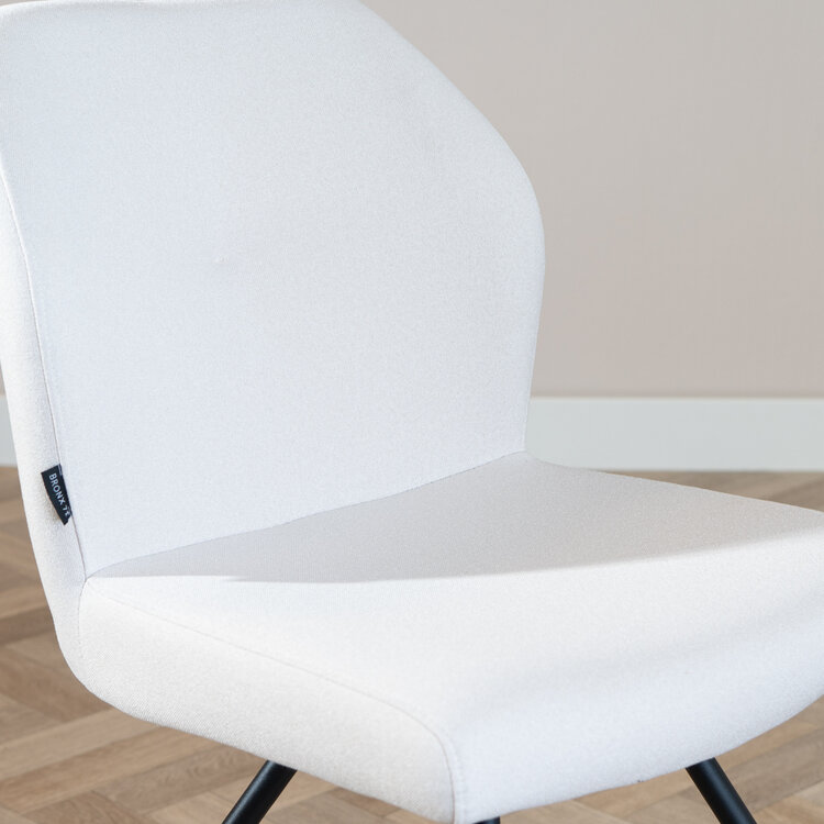 Scandinavische eetkamerstoel Fenris gerecyclede stof off white