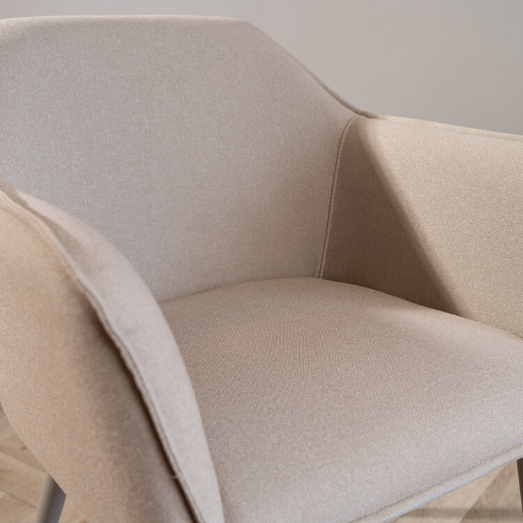 Scandinavische eetkamerstoel Elin taupe gerecyclede stof