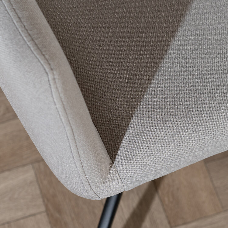 Scandinavische eetkamerstoel op wieltjes Runa gerecyclede stof grijs