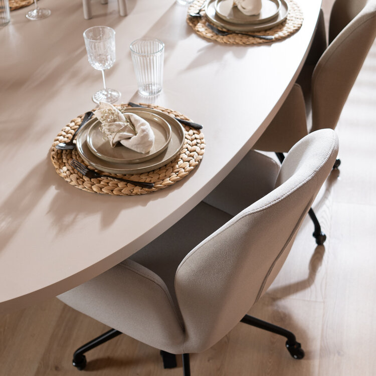 Scandinavische eetkamerstoel op wieltjes Runa gerecyclede stof grijs