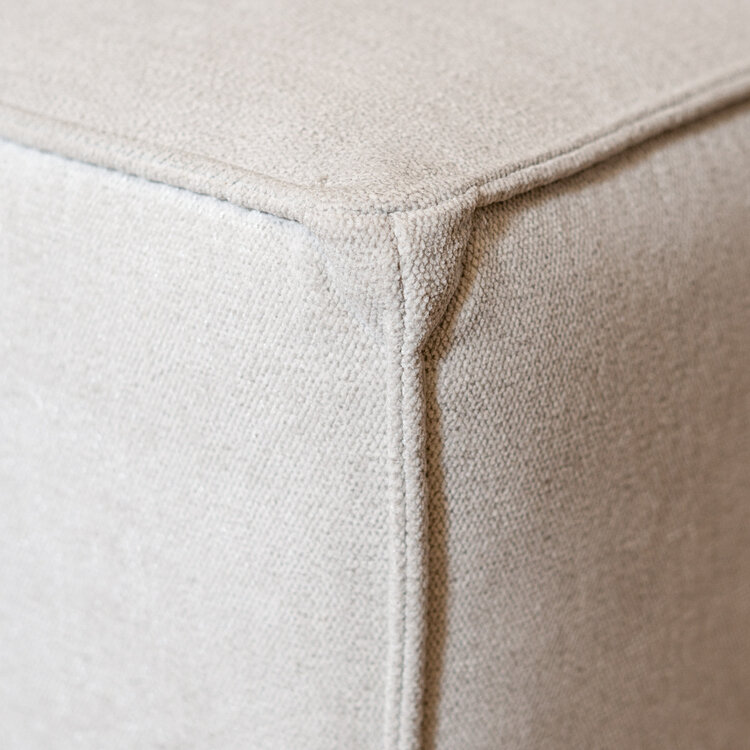 Scandinavische hocker Memphis stof gemêleerd off white