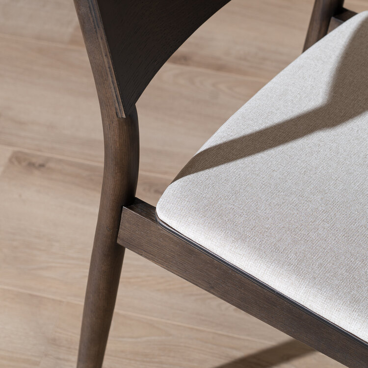 Scandinavische eetkamerstoel Elio walnoot/off white