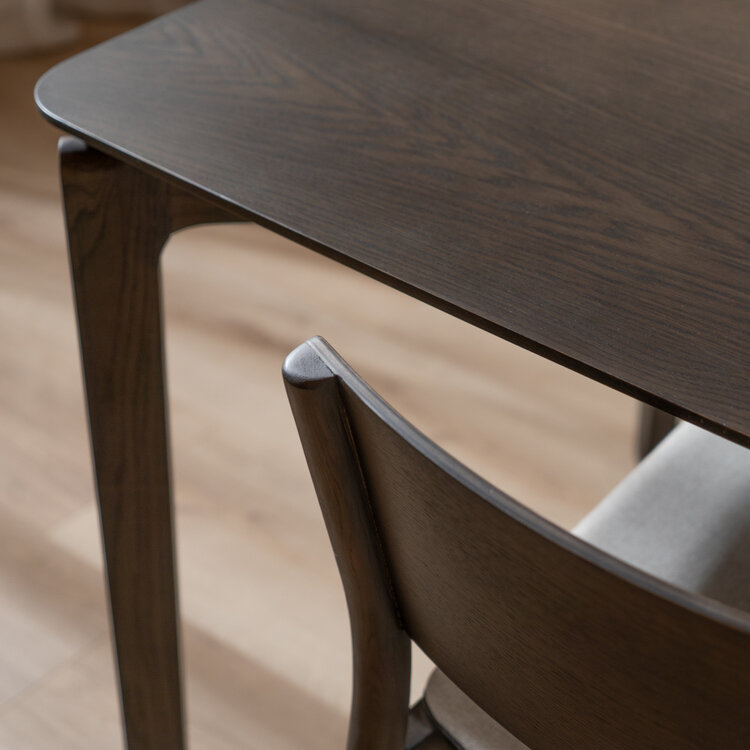 Scandinavische eettafel Cala walnoot 160 x 90 cm