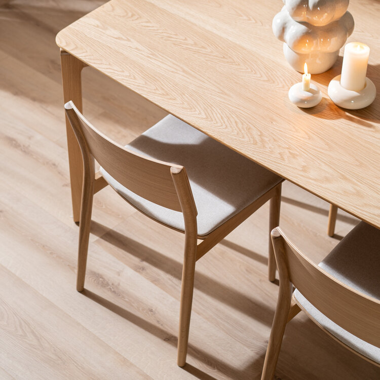 Scandinavische eetkamerstoel Elio naturel eiken/off white