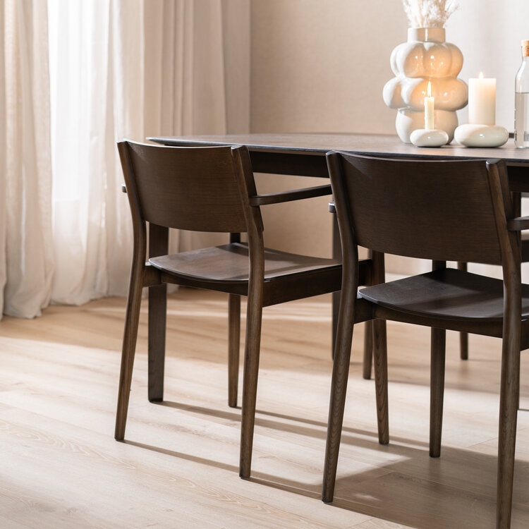 Scandinavische eetkamerstoel Iza walnoot