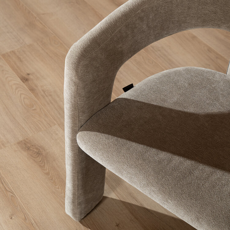 Scandinavische eetkamerstoel Bibi chenille taupe