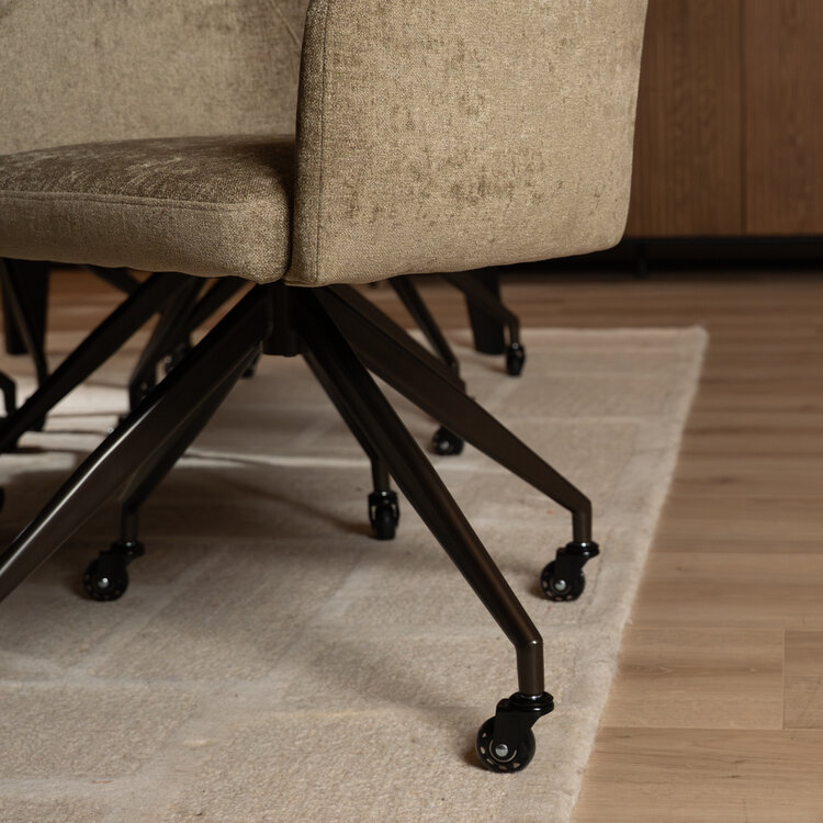 Eetkamerstoel met wieltjes Mexx velvet taupe