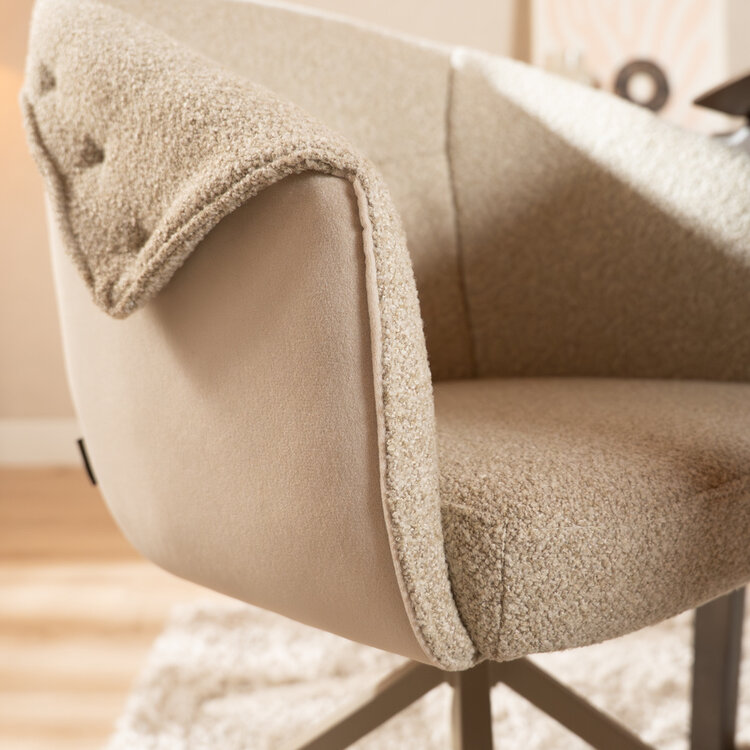 Eetkamerstoel Riley draaibaar bouclé taupe