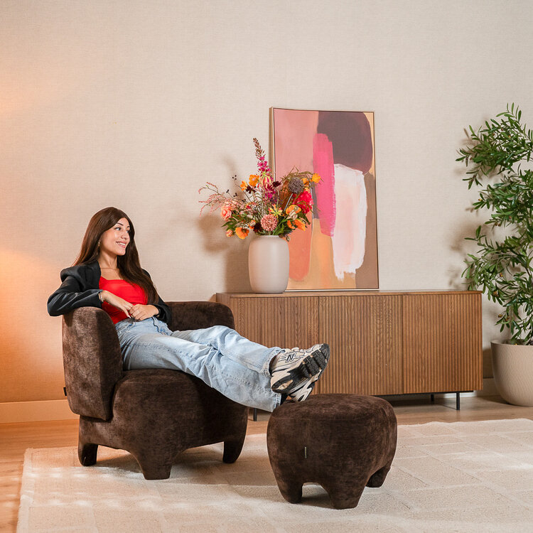 Fauteuil met hocker Emma velvet bruin
