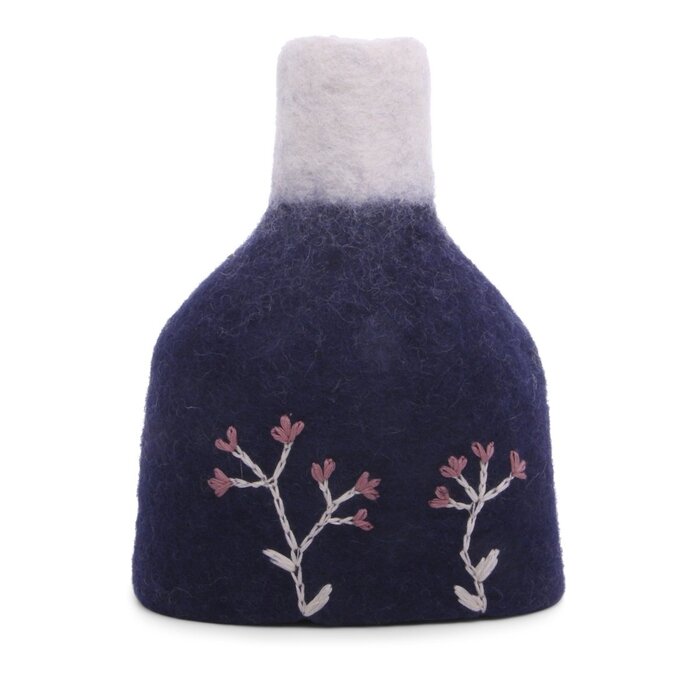 Gry & Sif Vase Dark Blue/White with Embroidery incl. Glass - Gry & Sif
