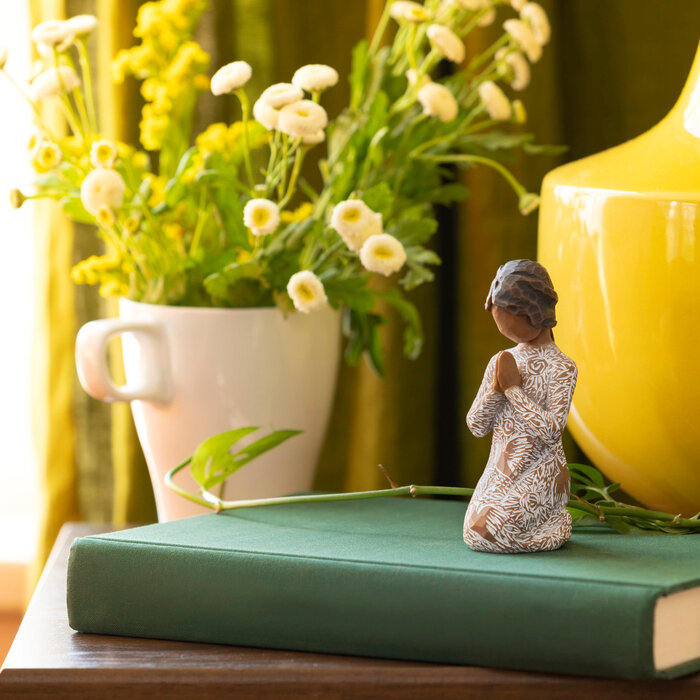 Willow Tree - Prayer of Peace (Darker Skin & Hair)