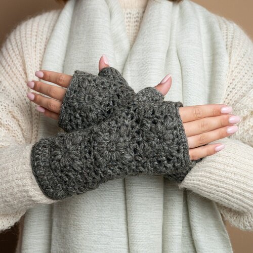 Handwarmers Granny Square Taupe - Sjaal met een Verhaal 