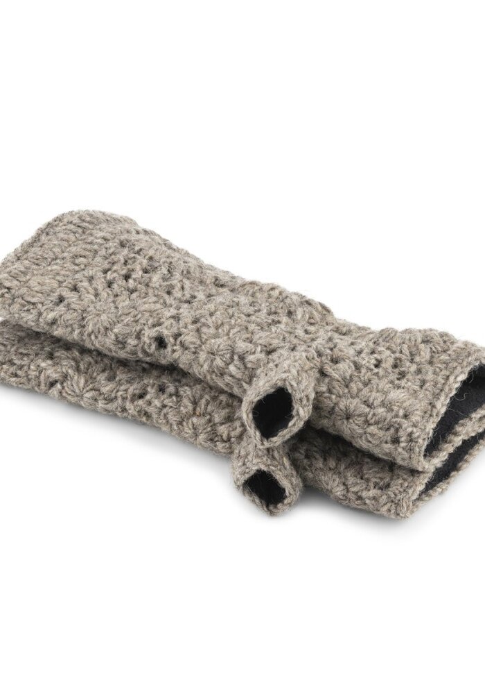 Sjaal met een Verhaal - Handwarmers Granny Square Taupe
