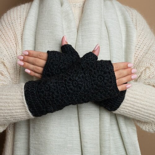 Handwarmers Granny Square Zwart - Sjaal met een Verhaal 