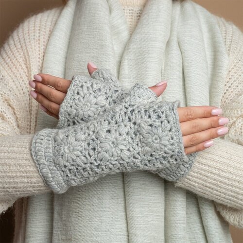Handwarmers Granny Square Licht Grijs - Sjaal met een Verhaal 