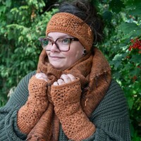 Sjaal met een Verhaal - Haarband Granny Square Cognac