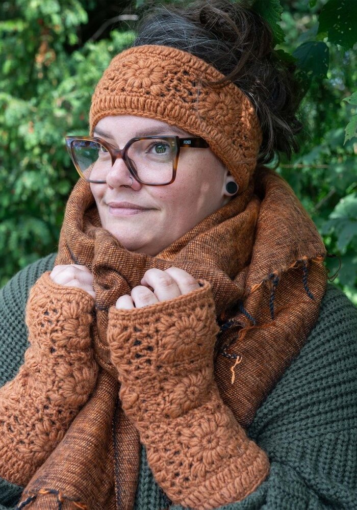Sjaal met een Verhaal - Haarband Granny Square Cognac