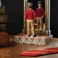 Harry Potter by Jim Shore - Harry's Reflection (Harry Potter & the Mirror of Erised PRE-ORDER)
