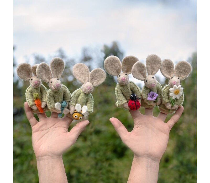 Sjaal met een Verhaal - Vingerpopje Funny Bunny Lieveheersbeestje