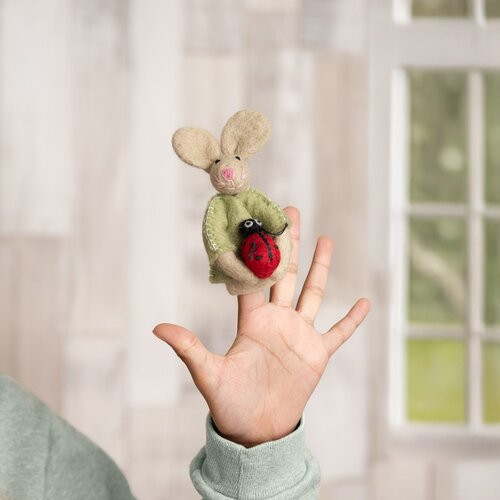 Vingerpopje Funny Bunny Lieveheersbeestje - Sjaal met een Verhaal 