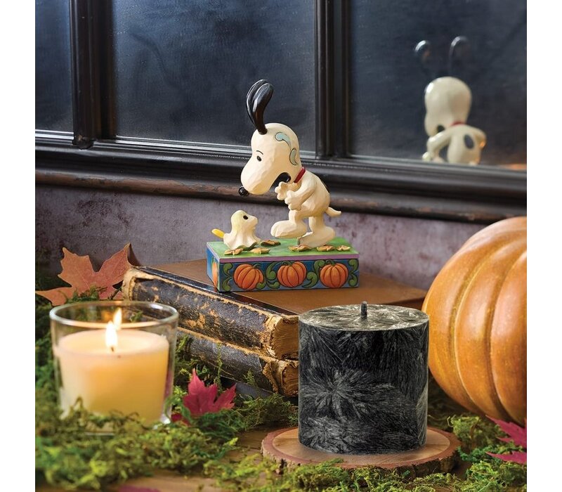 Peanuts by Jim Shore - A Spooky Encounter (Woodstock Scaring Snoopy)