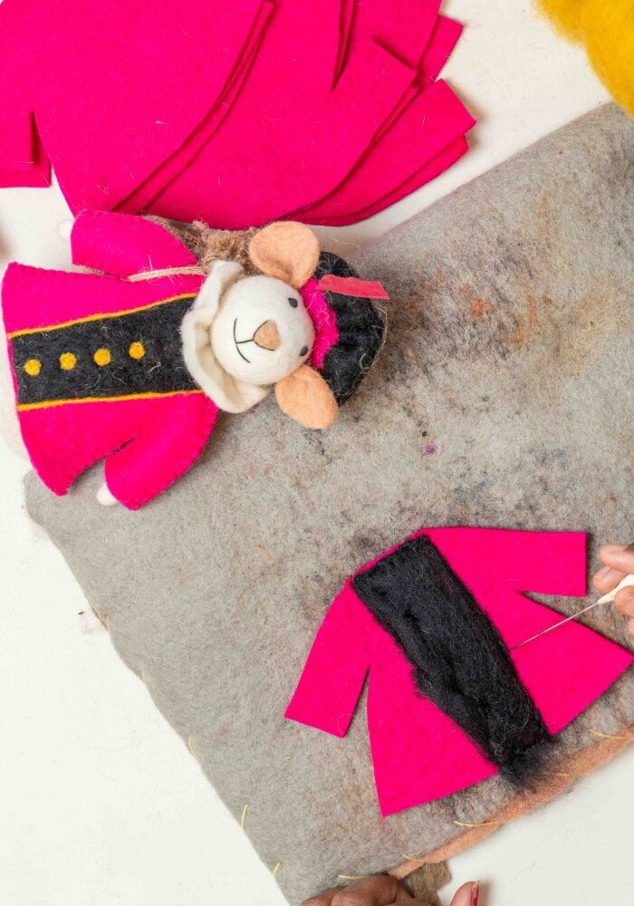 Sjaal met een Verhaal - Decoratie Muis Pietermuis Fuchsia