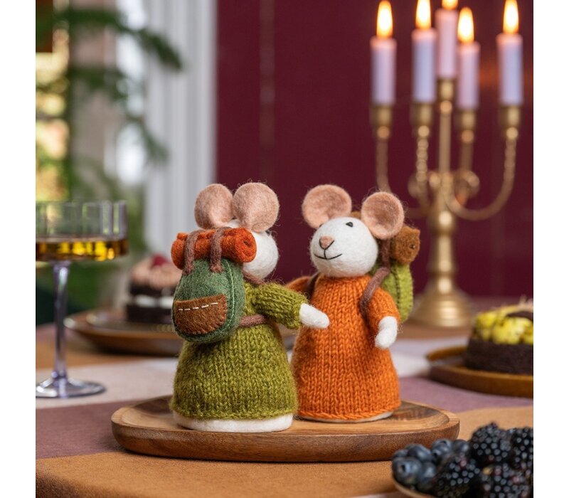 Sjaal met een Verhaal - Decoratie Muis Wandelaar Cognac