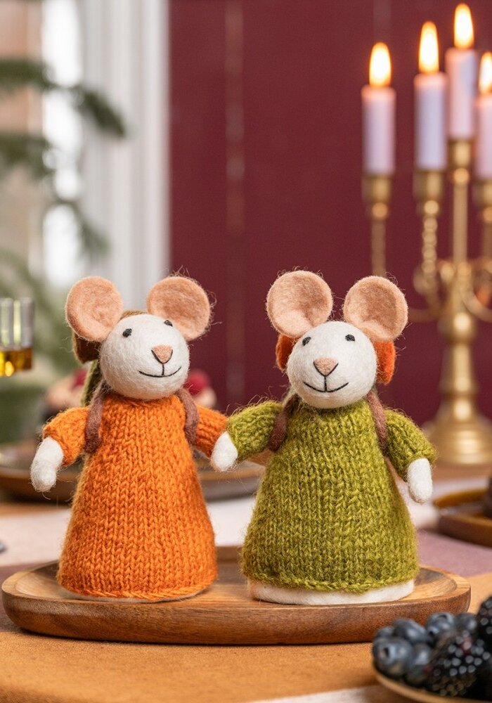 Sjaal met een Verhaal - Decoratie Muis Wandelaar Cognac