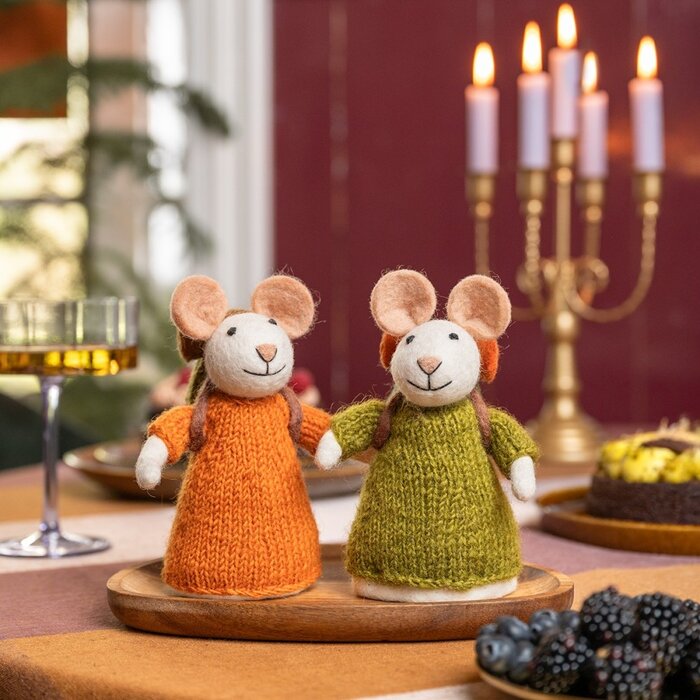 Sjaal met een Verhaal - Decoratie Muis Wandelaar Cognac