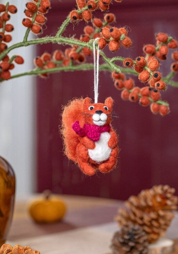 Sjaal met een Verhaal - Hanger Eekhoorn Indian Summer Burgundy