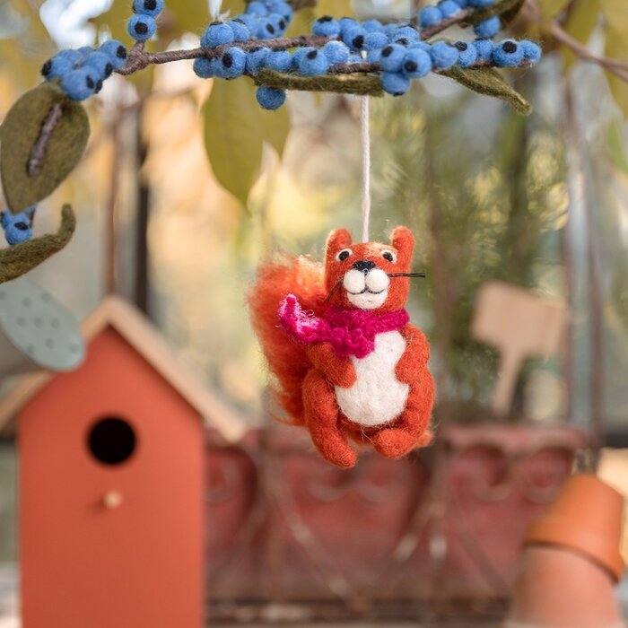 Sjaal met een Verhaal - Hanger Eekhoorn Indian Summer Burgundy