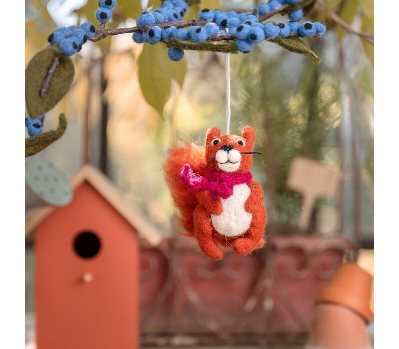 Sjaal met een Verhaal - Hanger Eekhoorn Indian Summer Burgundy