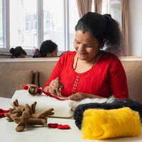 Sjaal met een Verhaal - Hanger Teckel Kerstman