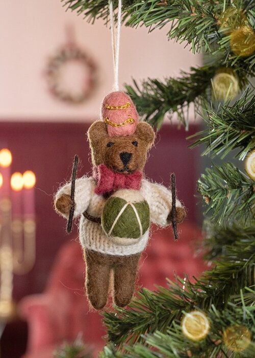 Sjaal met Verhaal Hanger Beer met Trommel Creme - Sjaal met een Verhaal