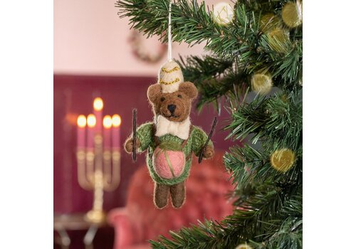 Sjaal met Verhaal Hanger Beer met Trommel Mistletoe Green - Sjaal met een Verhaal