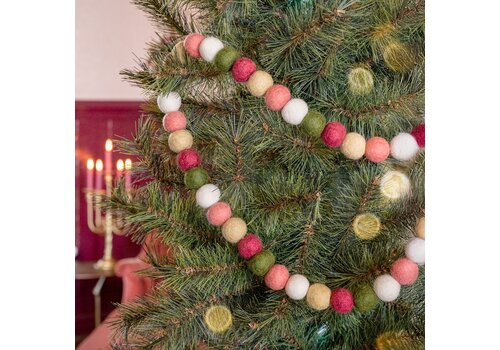 Sjaal met een Verhaal Viltslinger Viltballetjes Mistletoe Dreams - Sjaal met een Verhaal