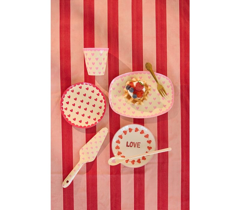 RICE - Klein Rond Bord - Favorite Hearts - Red