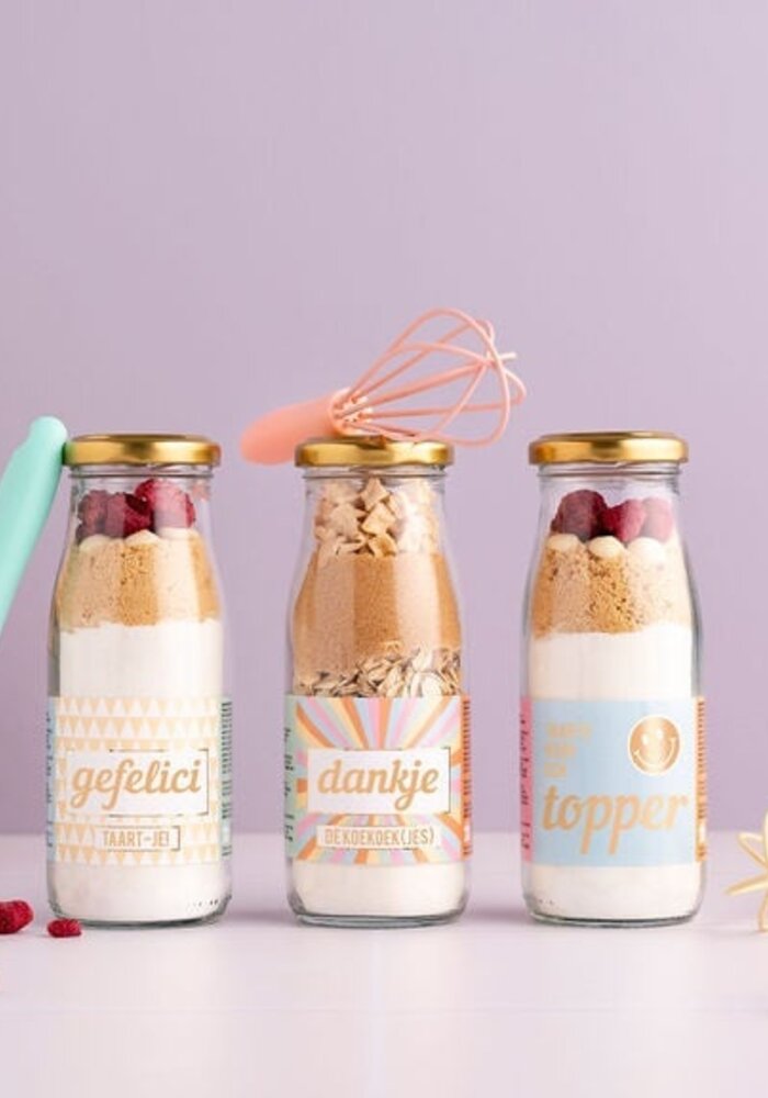 Geven is leuker - Bakflesje - Taartje voor een topper - met garde