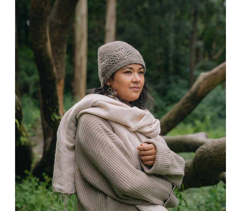 Sjaal met Verhaal - Muts Granny Square Taupe