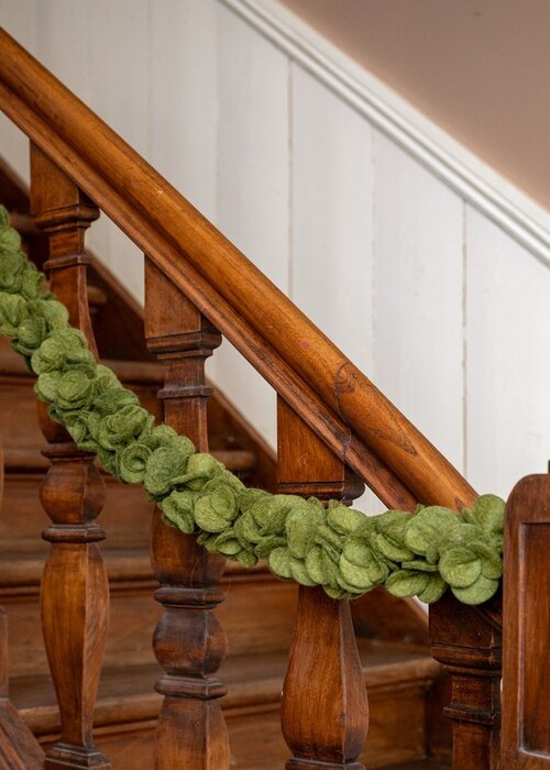 Sjaal met Verhaal Viltslinger Guirlande Eucalyptus Donkergroen - Sjaal met Verhaal