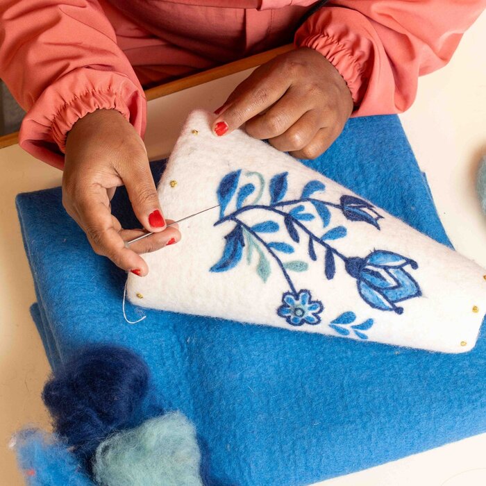 Sjaal met Verhaal - Vaas Delfts Blauw met Tulp Medium
