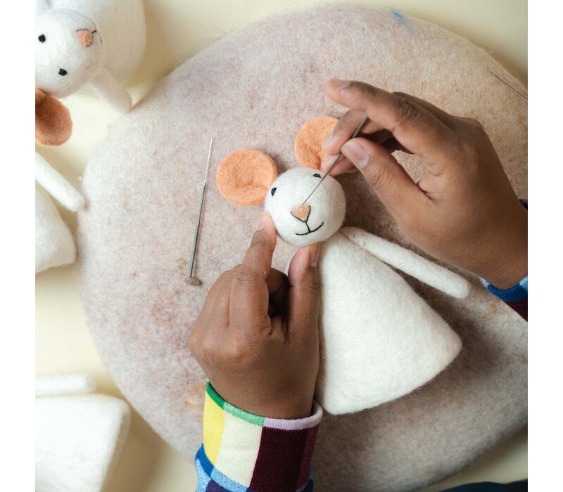 Sjaal met Verhaal - Decoratie Muis Yoga