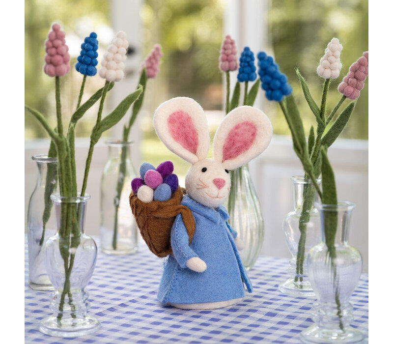 Sjaal met Verhaal - Decoratie Haas met Mand Lichtblauw