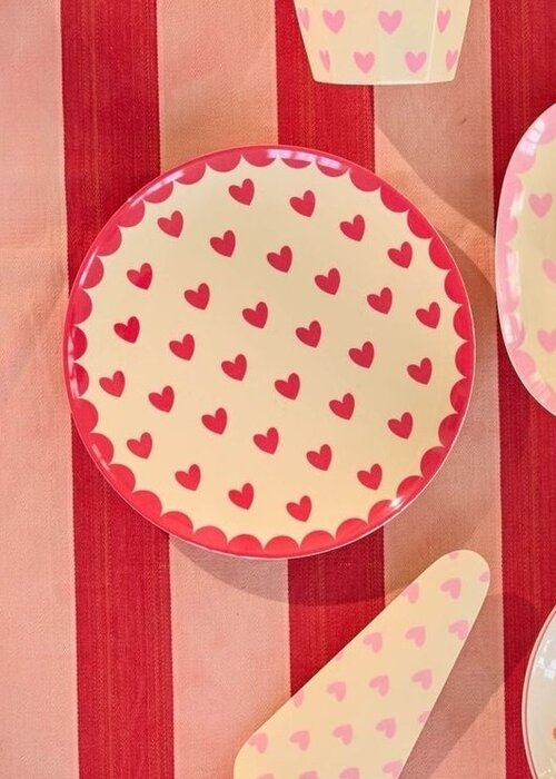 RICE Klein Rond Bord - Favorite Hearts - Red - RICE