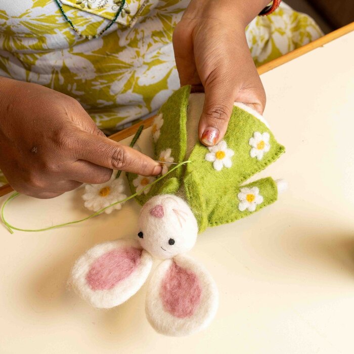 Sjaal met Verhaal - Decoratie Haas Groen met Margrietjes