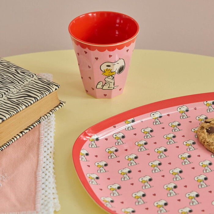 RICE Beker Medium Snoopy roze – RICE