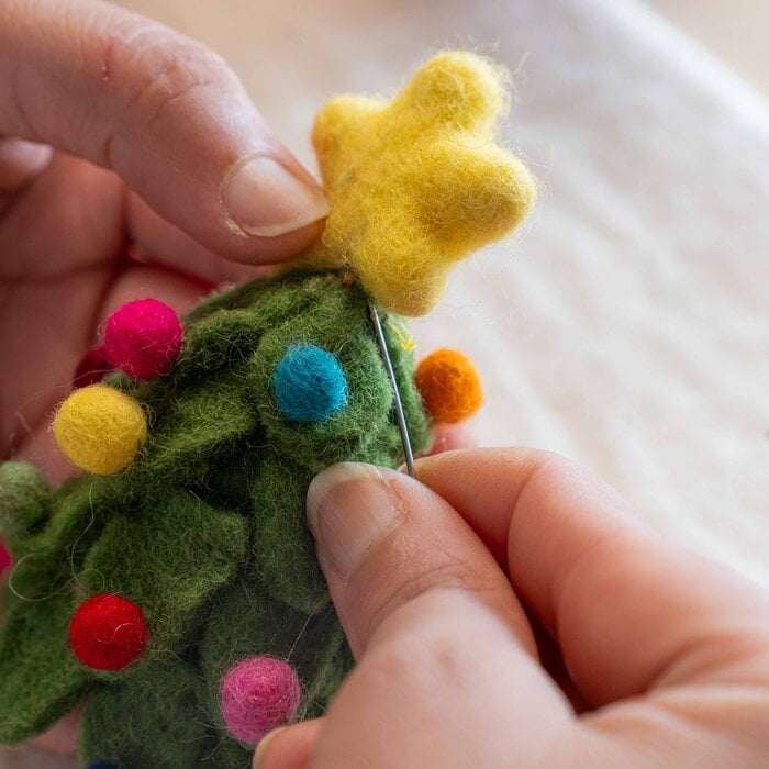 Sjaal met Verhaal – Vingerpopje Kerstboom Multicolor